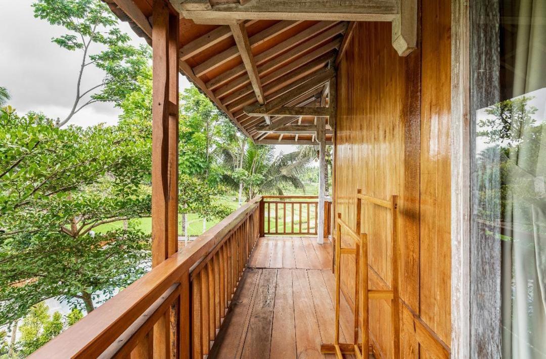 Peraja Bungalows Loyok Sangyang Esterno foto