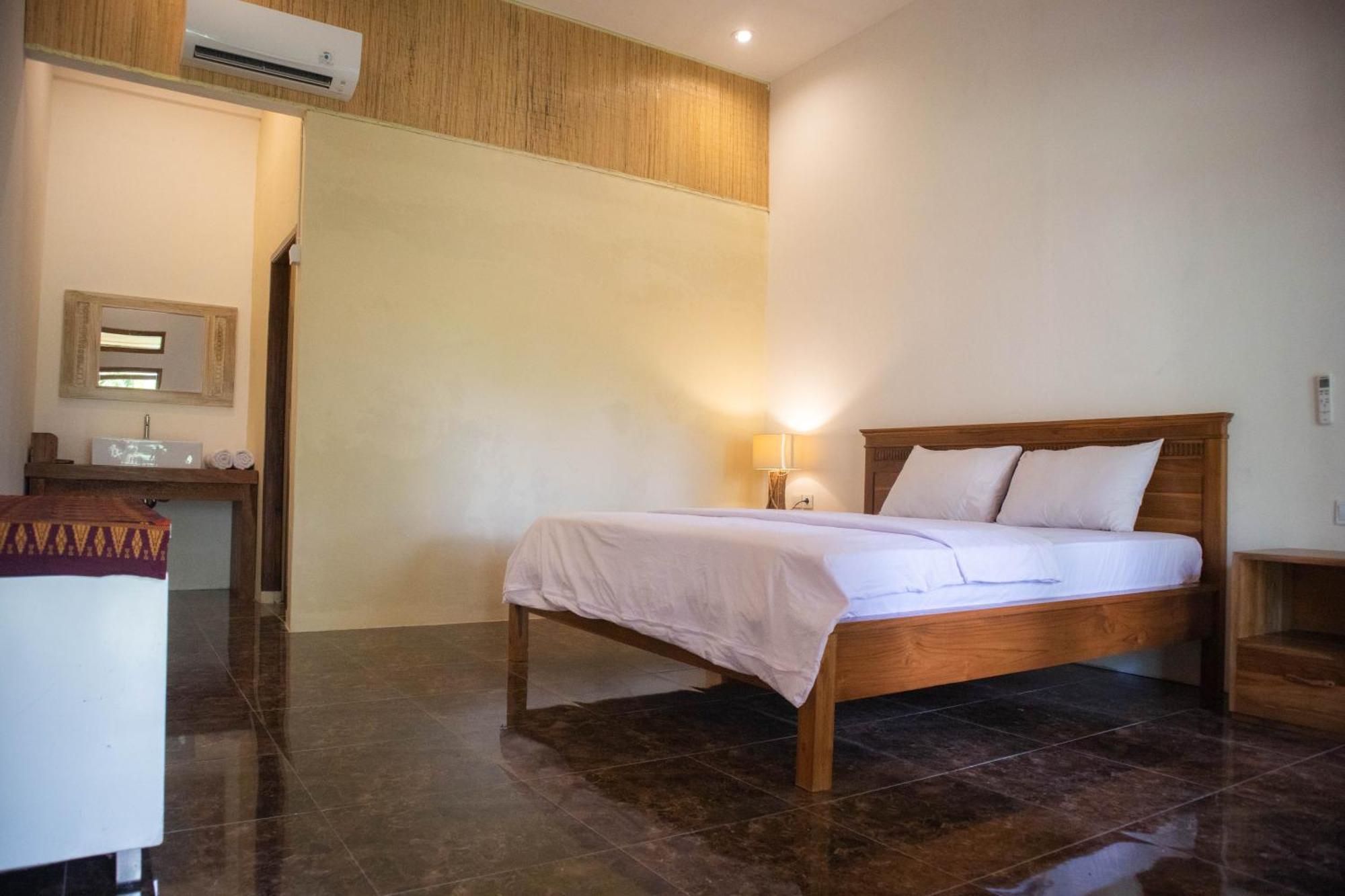 Peraja Bungalows Loyok Sangyang Camera foto
